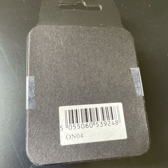 ST‎ JUSTIN Pewter Protection Charm Rune Pendant April Tree Hawthorn Purity ON04 - Picture 3 of 3